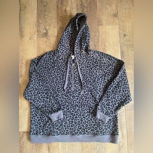 Time And Tru Women’s Animal Leopard Gray Black Hoodie With Pockets Size XXL (20)